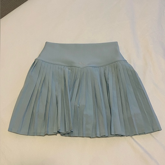 Alo Yoga Grand Slam Pleated Tennis Skirt in Chalk Light Blue Size Small - Picture 4 of 7